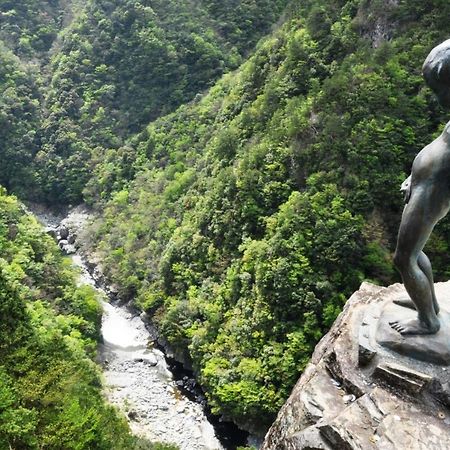 ホテル 大歩危峡まんなか 三好市 エクステリア 写真
