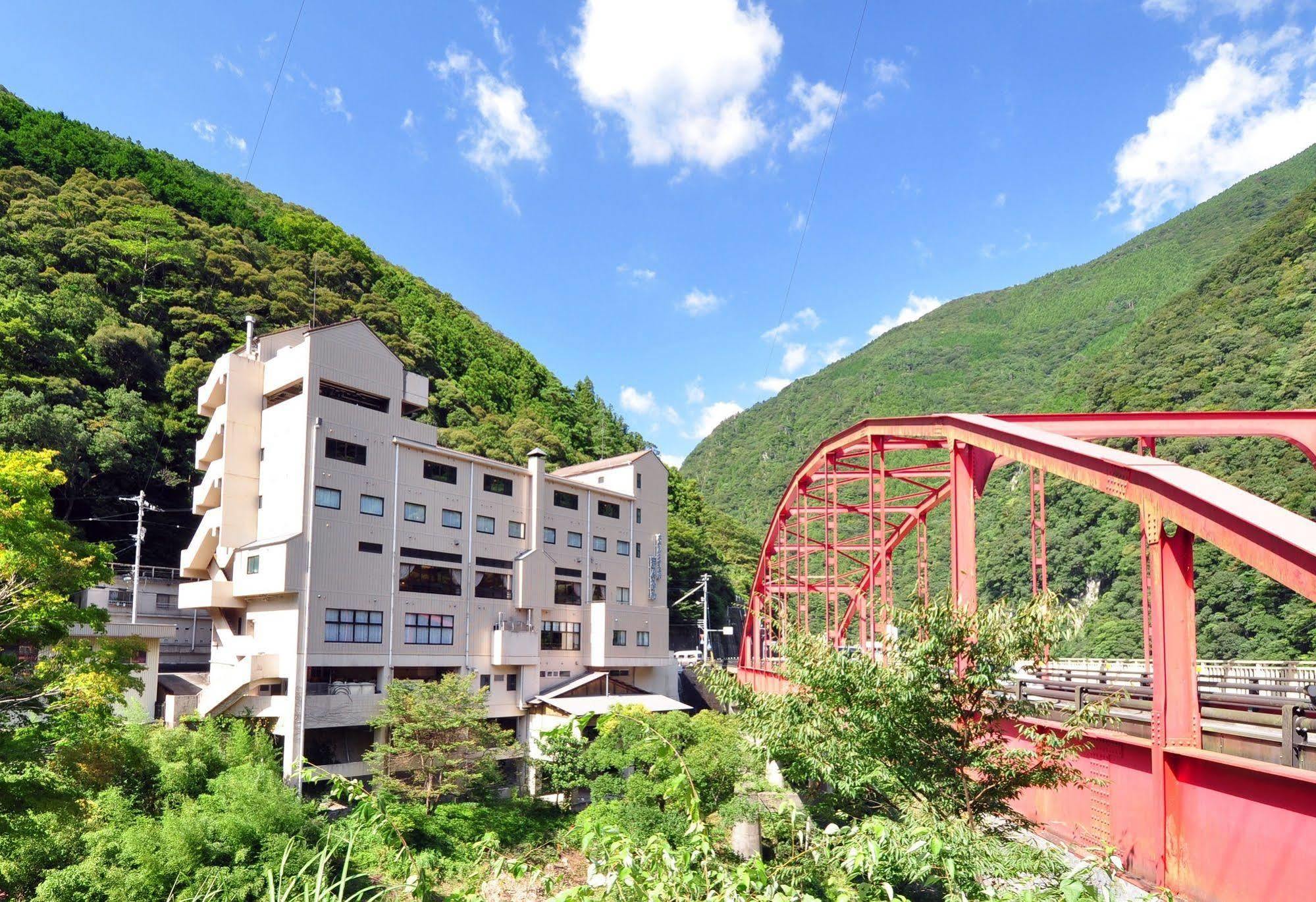 ホテル 大歩危峡まんなか 三好市 エクステリア 写真
